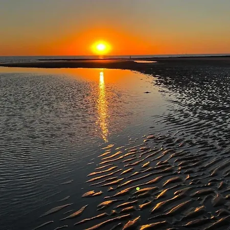 아파트 Lighthousestudio & *